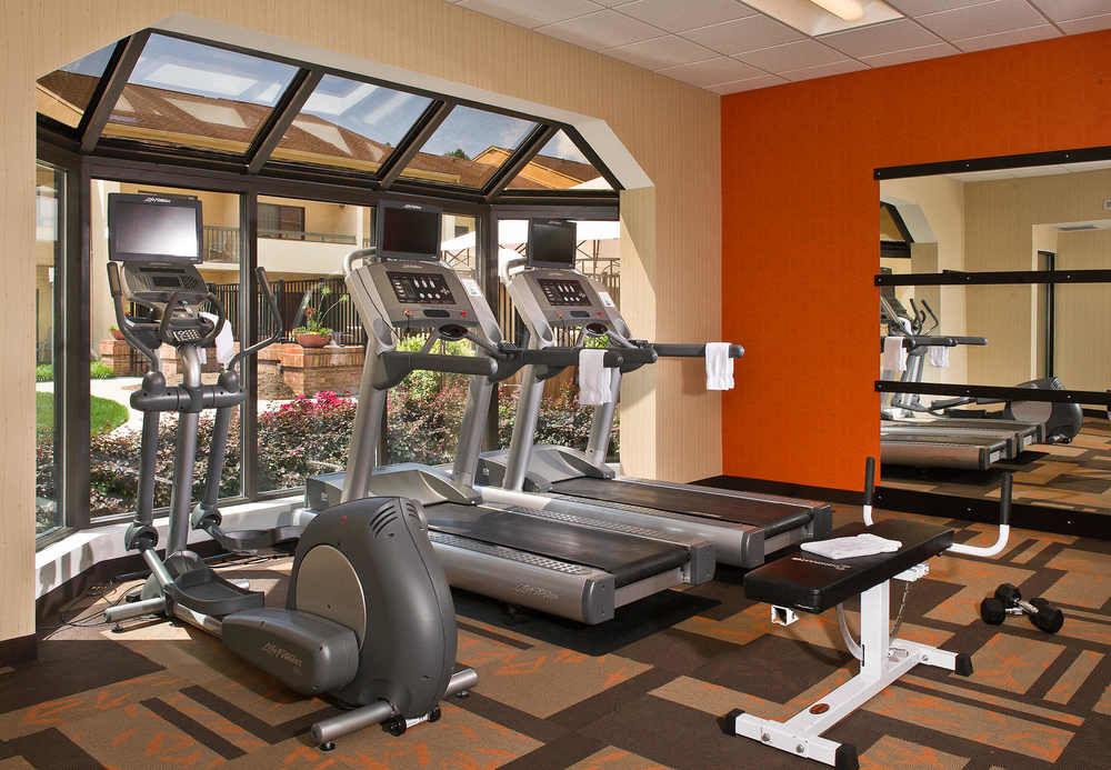 Готель Courtyard By Marriott Raleigh Midtown Екстер'єр фото
