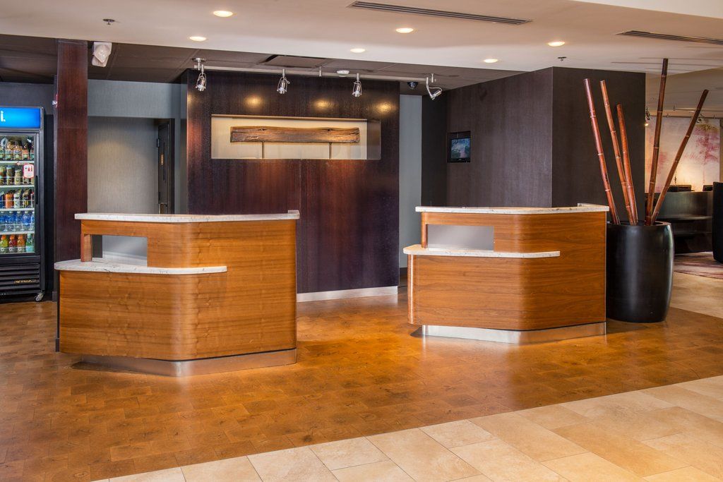 Готель Courtyard By Marriott Raleigh Midtown Екстер'єр фото