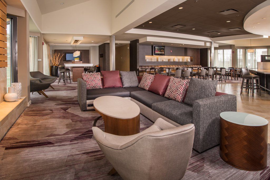 Готель Courtyard By Marriott Raleigh Midtown Екстер'єр фото