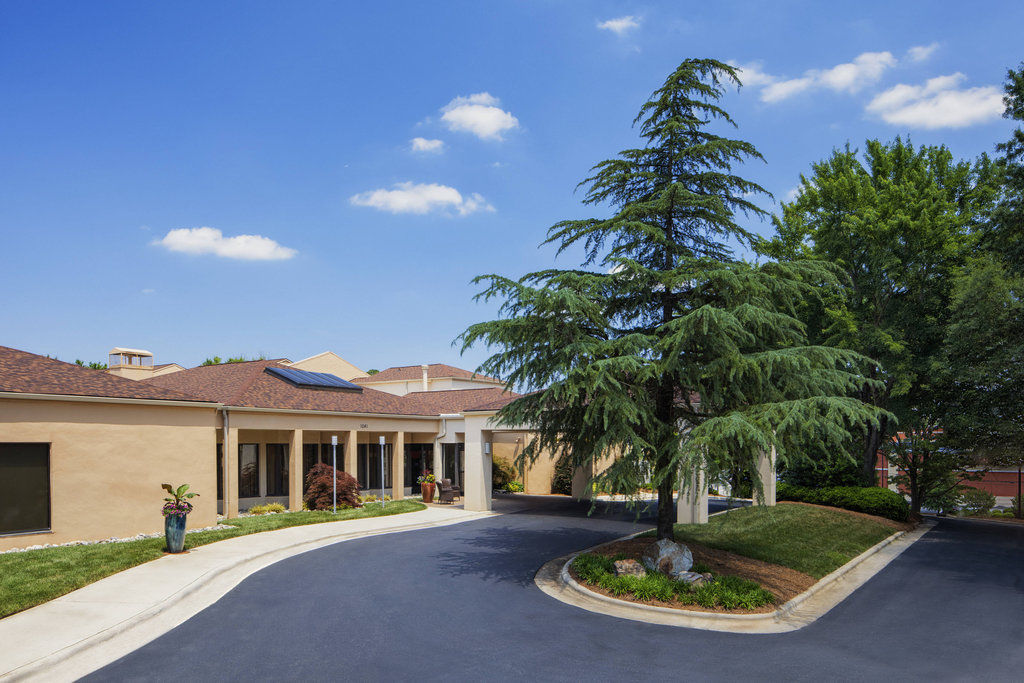 Готель Courtyard By Marriott Raleigh Midtown Екстер'єр фото