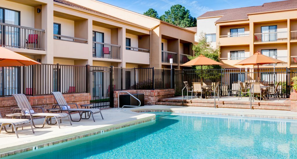 Готель Courtyard By Marriott Raleigh Midtown Екстер'єр фото